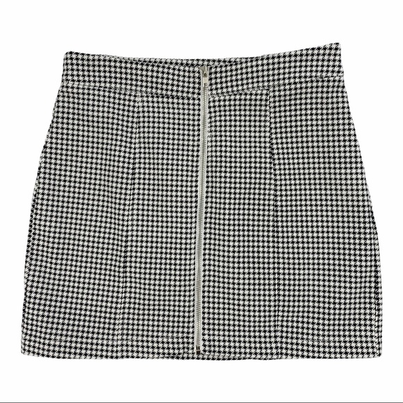 Houndstooth Zipper Front Black and White Body Con Mini Skirt by Forever 21 - Picture 1 of 12